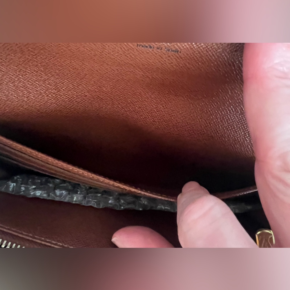 Louis Vuitton monogram Sarah wallet - Picture 2 of 16